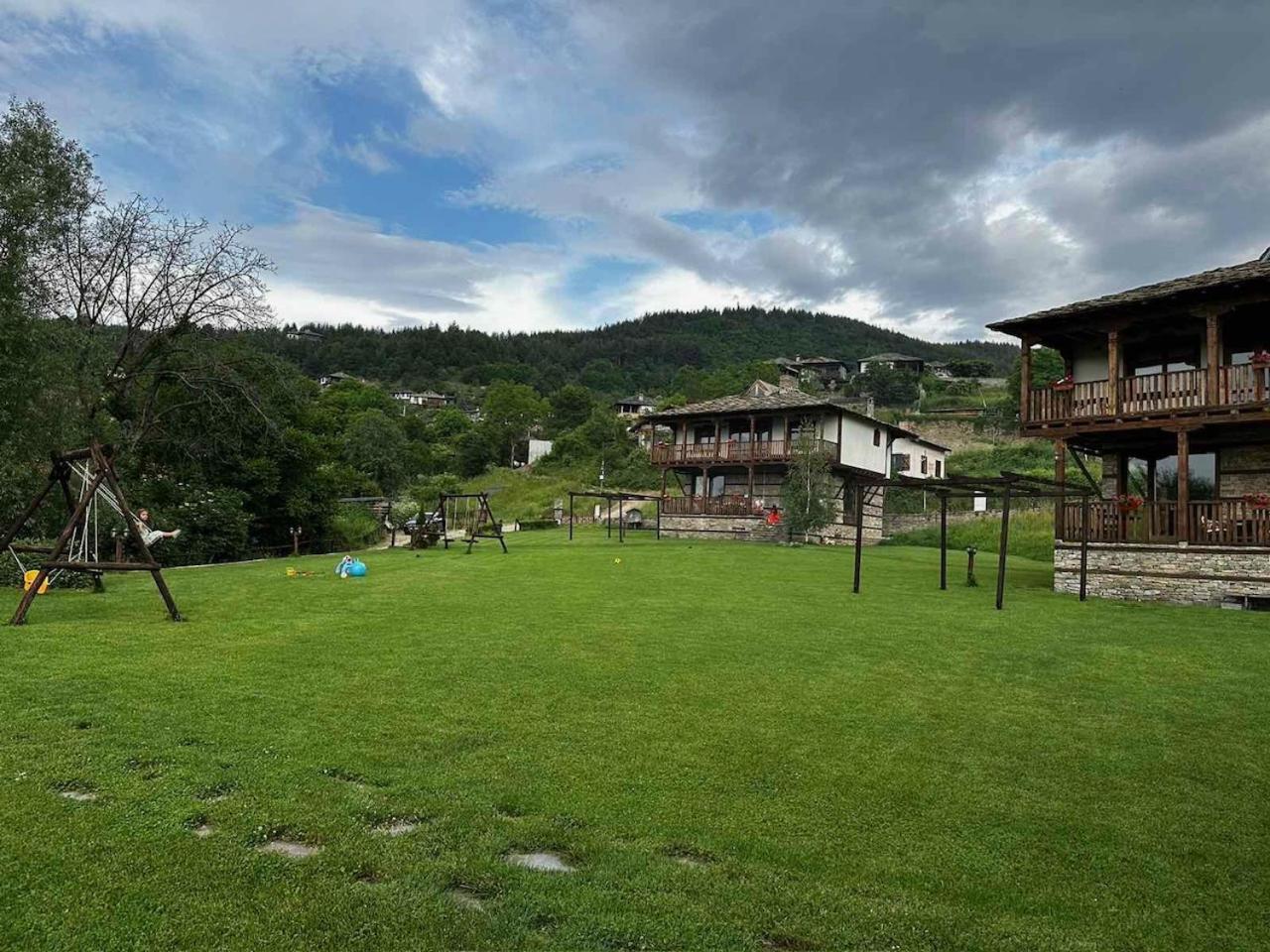 Leshten Guest Homes Exterior foto